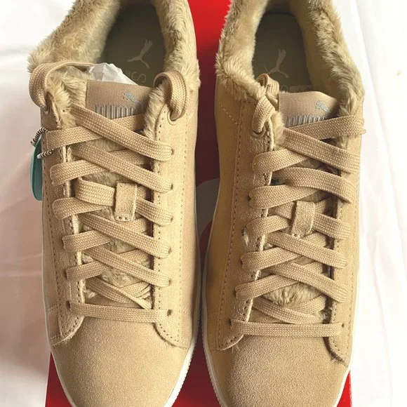 NIB PUMA Vikky V2 Fur Suede Court Sneaker in Nougat/White - Picture 2 of 8